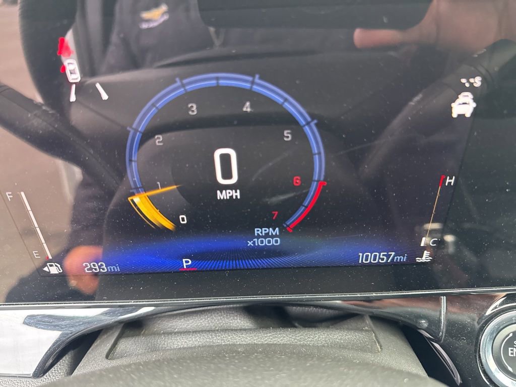 Certified 2025 Chevrolet Trax RS w/ Sunroof Package FWD image 22