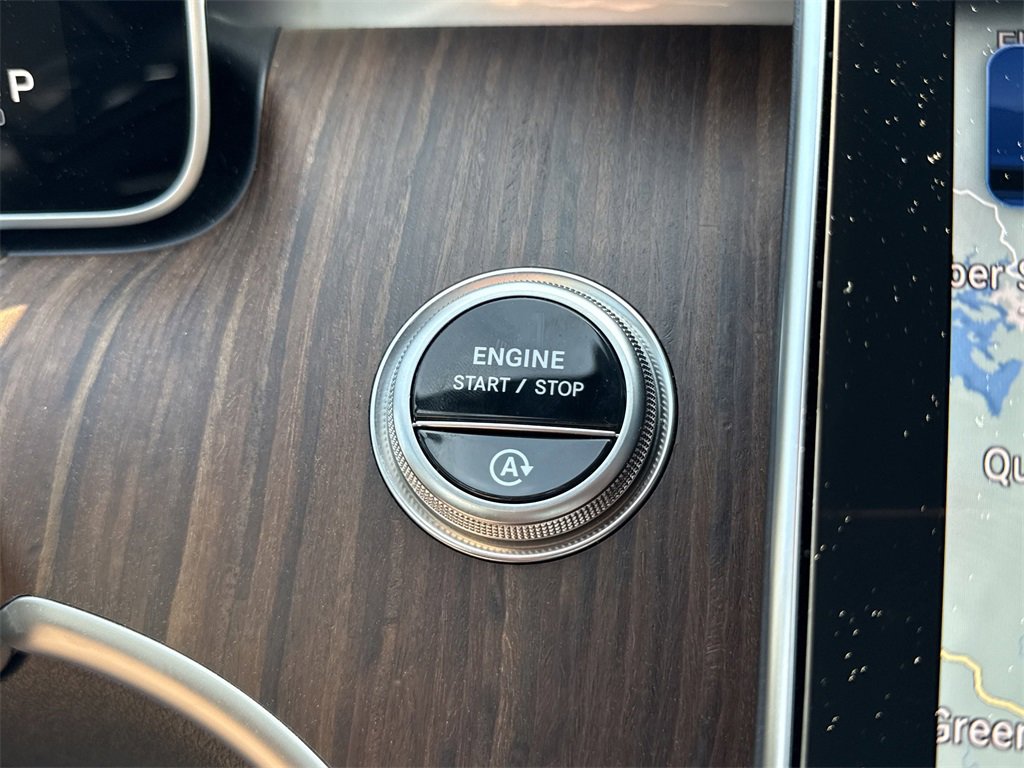 New 2025 Mercedes-Benz C 300 4MATIC Sedan image 31