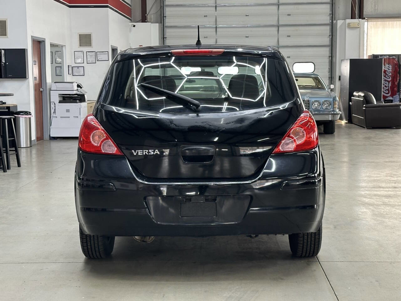 Used 2011 Nissan Versa 1.8 S image 3