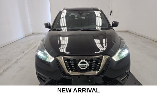 Used 2020 Nissan Kicks SR w/ SR Premium Package FWD image 2