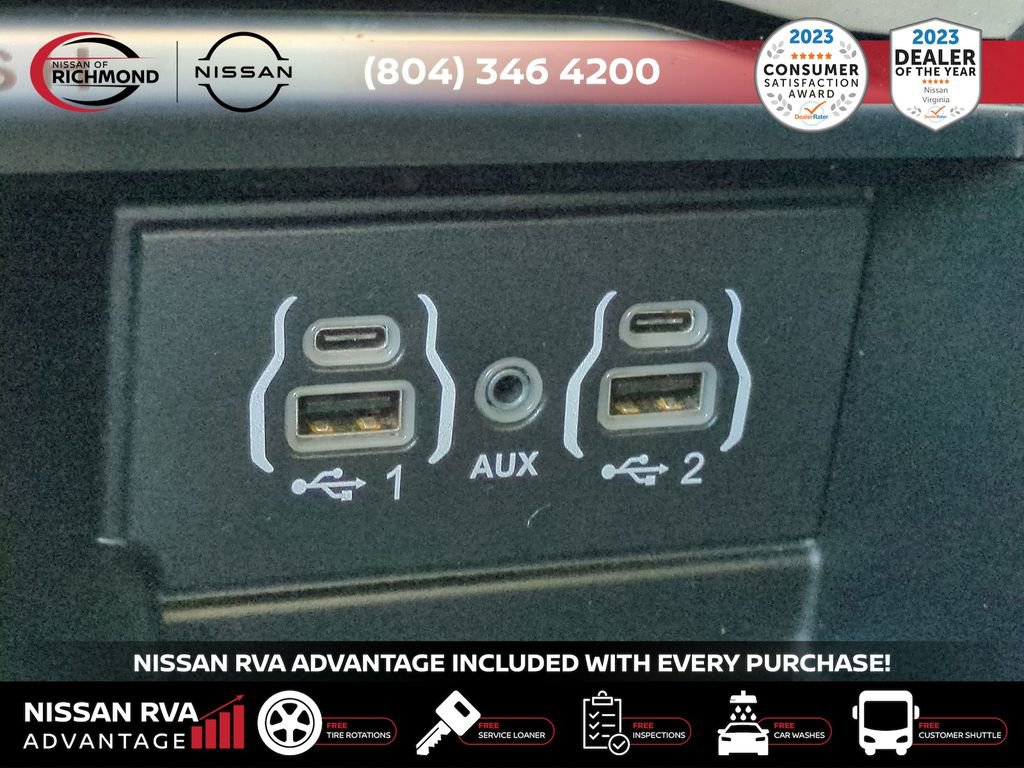 Used 2023 Chrysler Pacifica Limited image 23