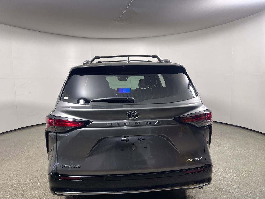 Used 2026 Toyota Sienna Platinum image 4