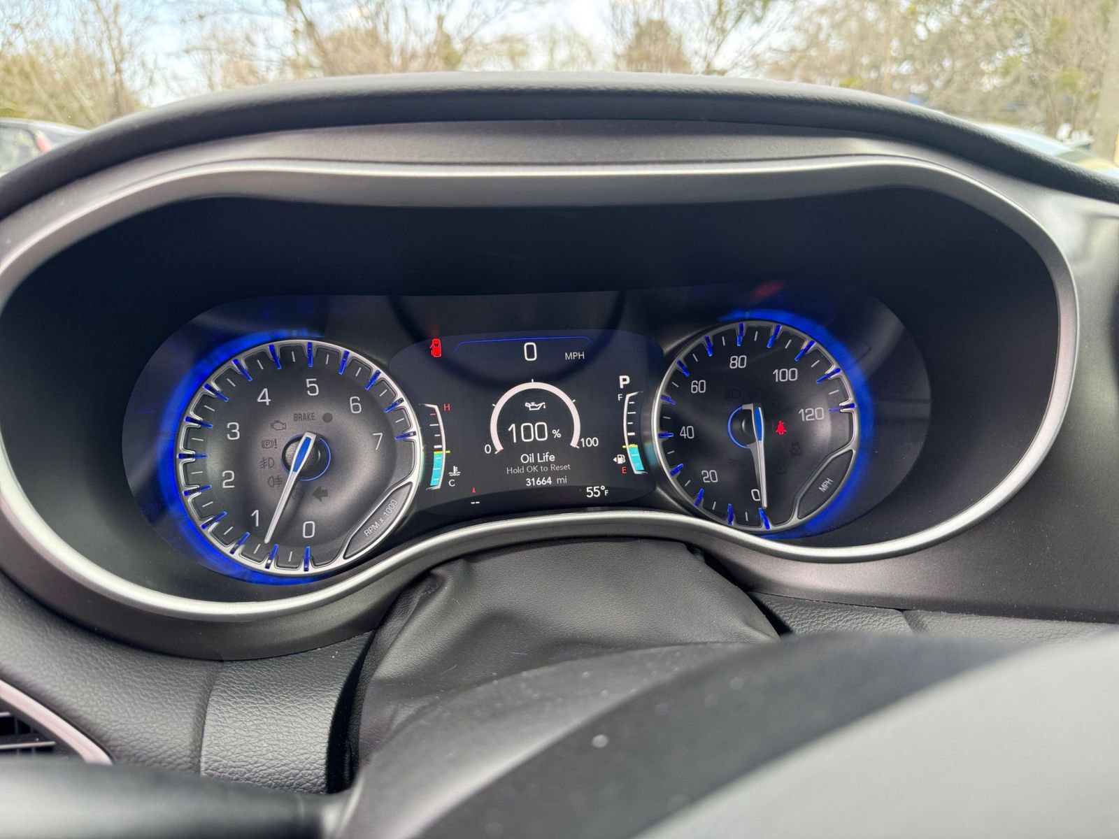 Used 2025 Chrysler Pacifica Select image 42