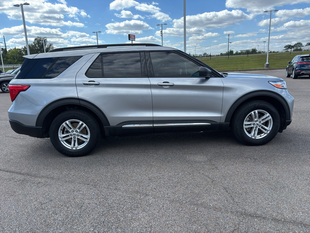 Used 2021 Ford Explorer XLT w/ Equipment Group 202A image 6