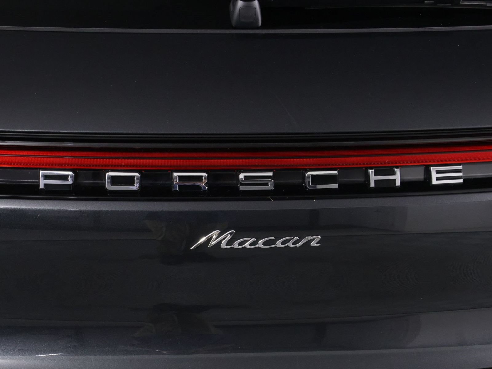 Certified 2026 Porsche Macan AWD/4WD image 22