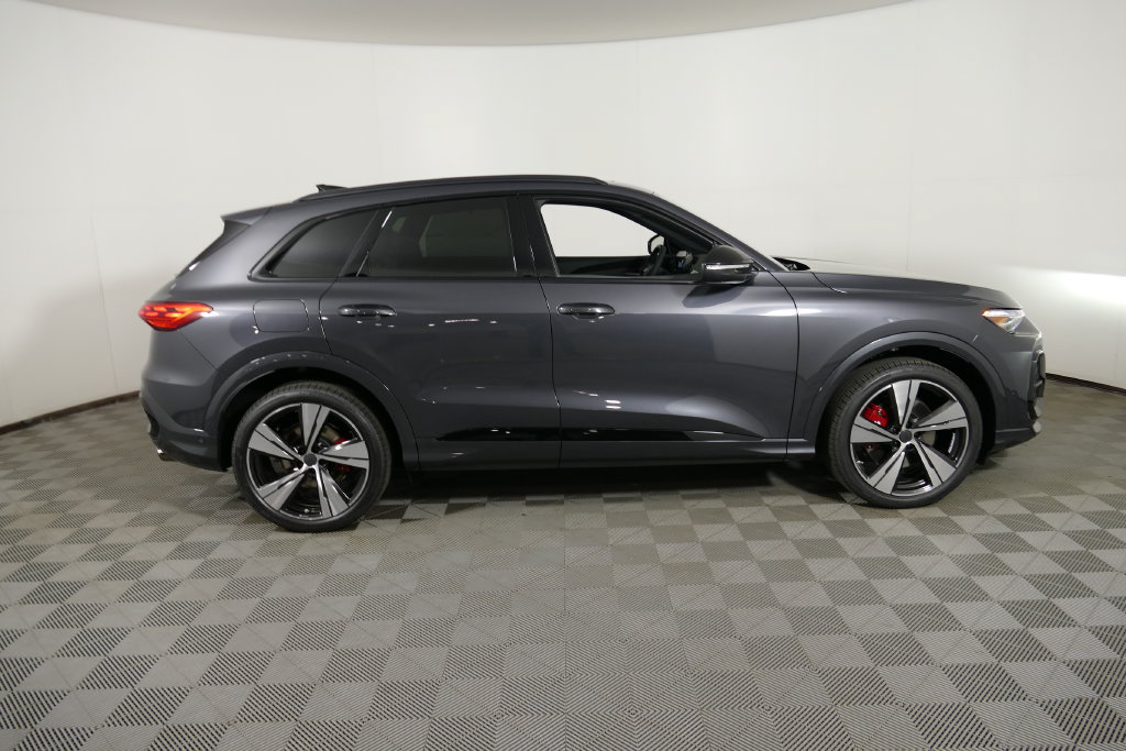 New 2026 Audi SQ5 Premium Plus AWD/4WD image 2