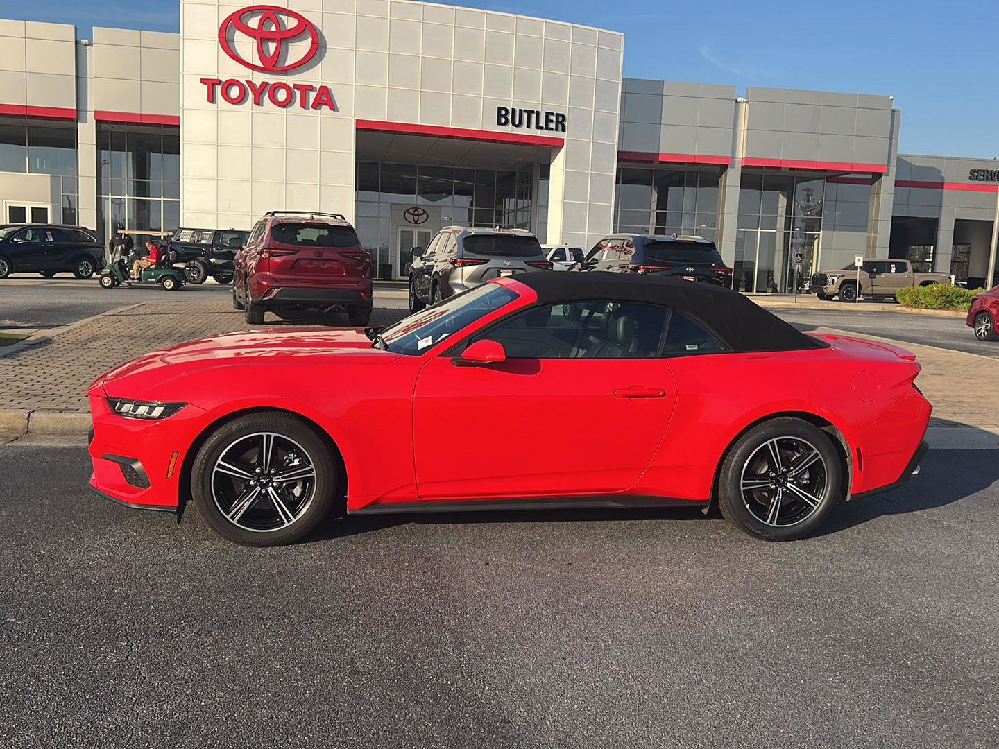 Used 2025 Ford Mustang Premium image 3