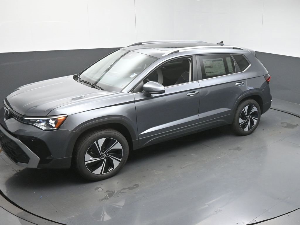 New 2025 Volkswagen Taos SE image 45