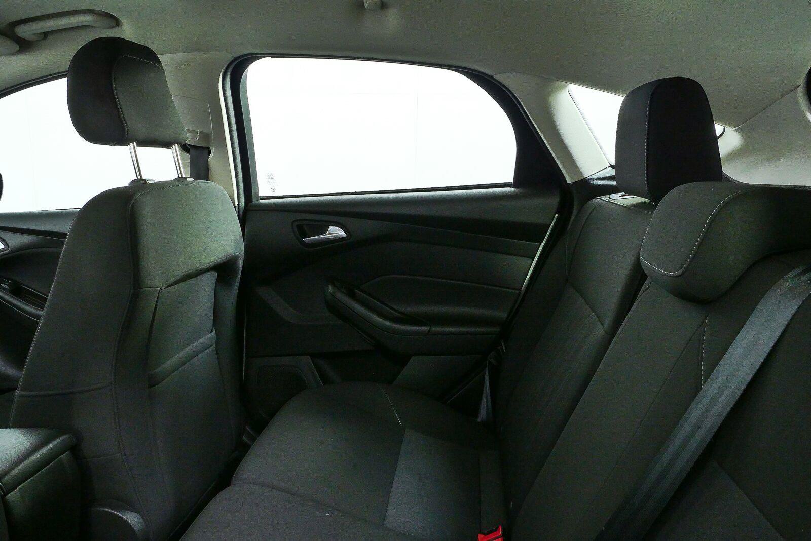 Used 2018 Ford Focus SE FWD image 20