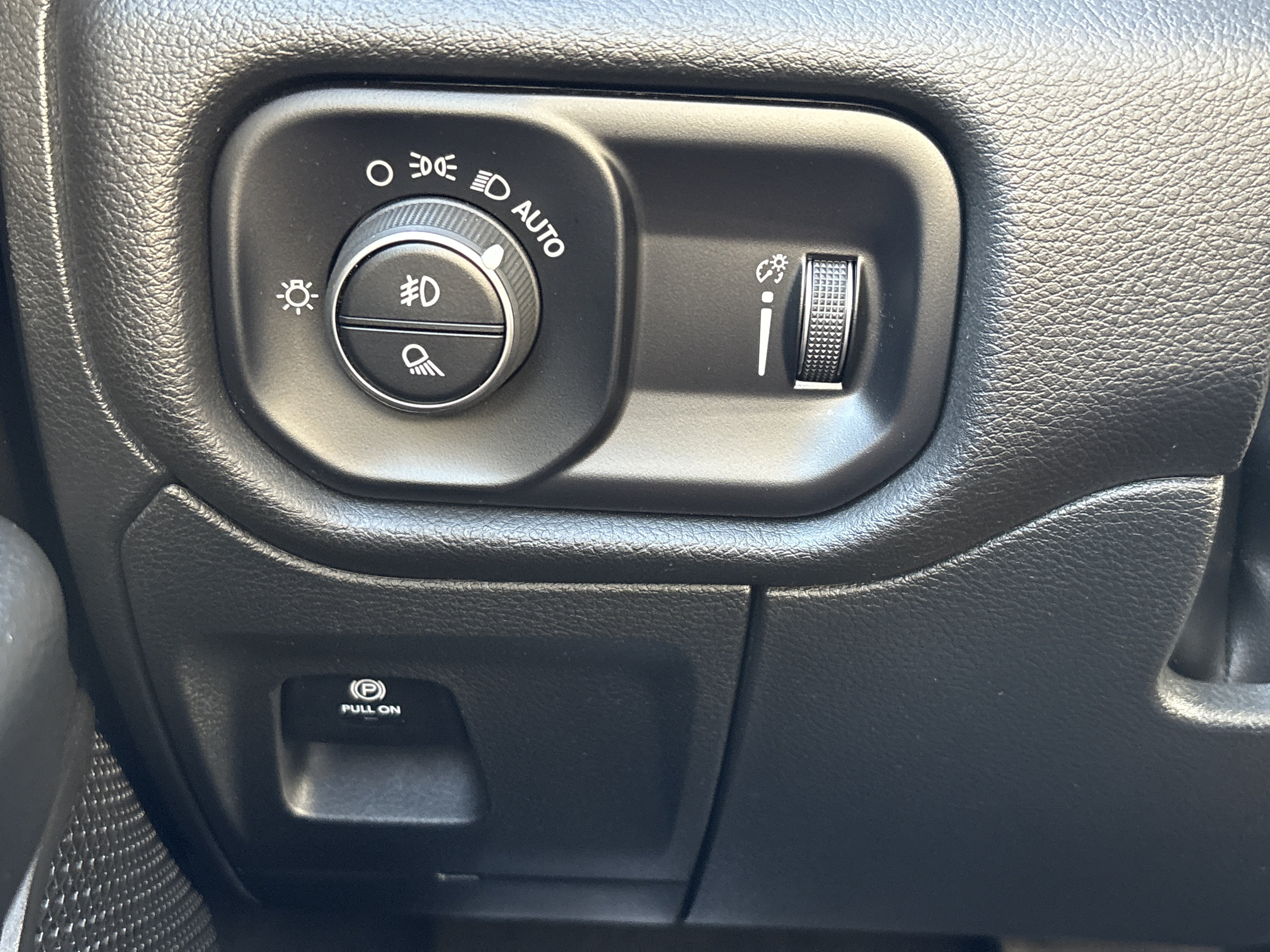 Used 2024 RAM 1500 Big Horn AWD/4WD image 31