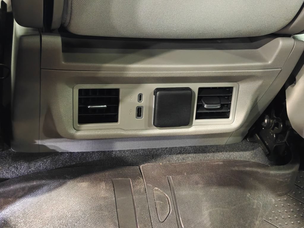 Used 2023 Chevrolet Silverado 1500 LT AWD/4WD image 30