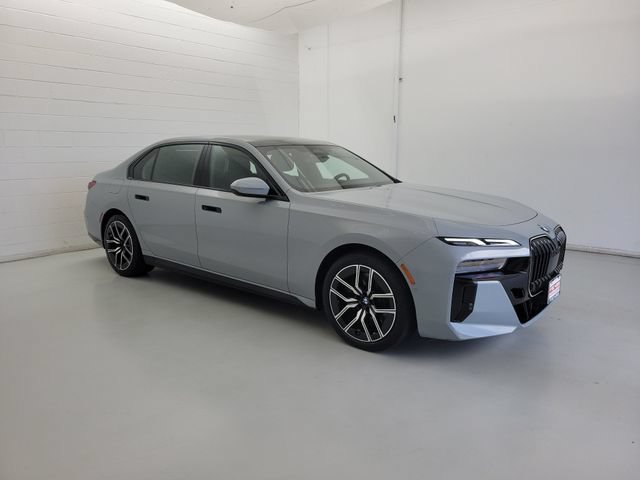 Used 2026 BMW 740i xDrive AWD/4WD image 4