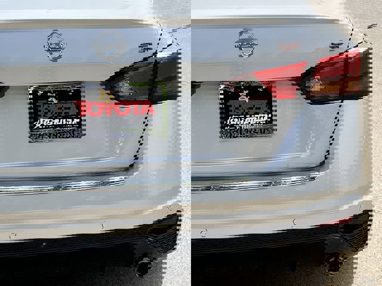 Used 2023 Nissan Altima 2.5 SR w/ SR Premium Package FWD image 6