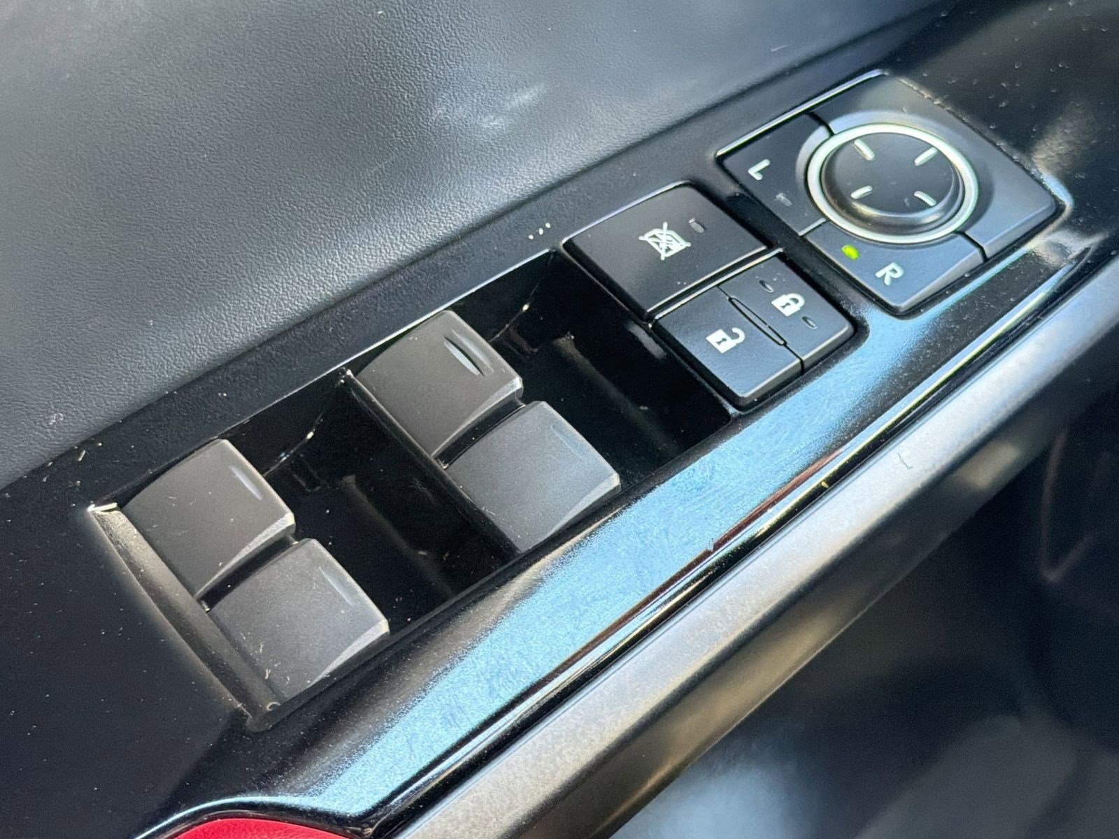 Used 2025 Lexus IS 300 w/ Comfort Package image 27