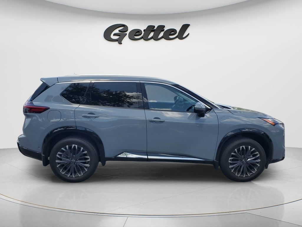 Used 2025 Nissan Rogue Platinum image 3