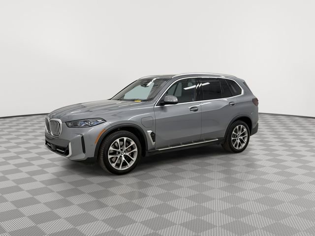 Used 2024 BMW X5 xDrive50e image 5