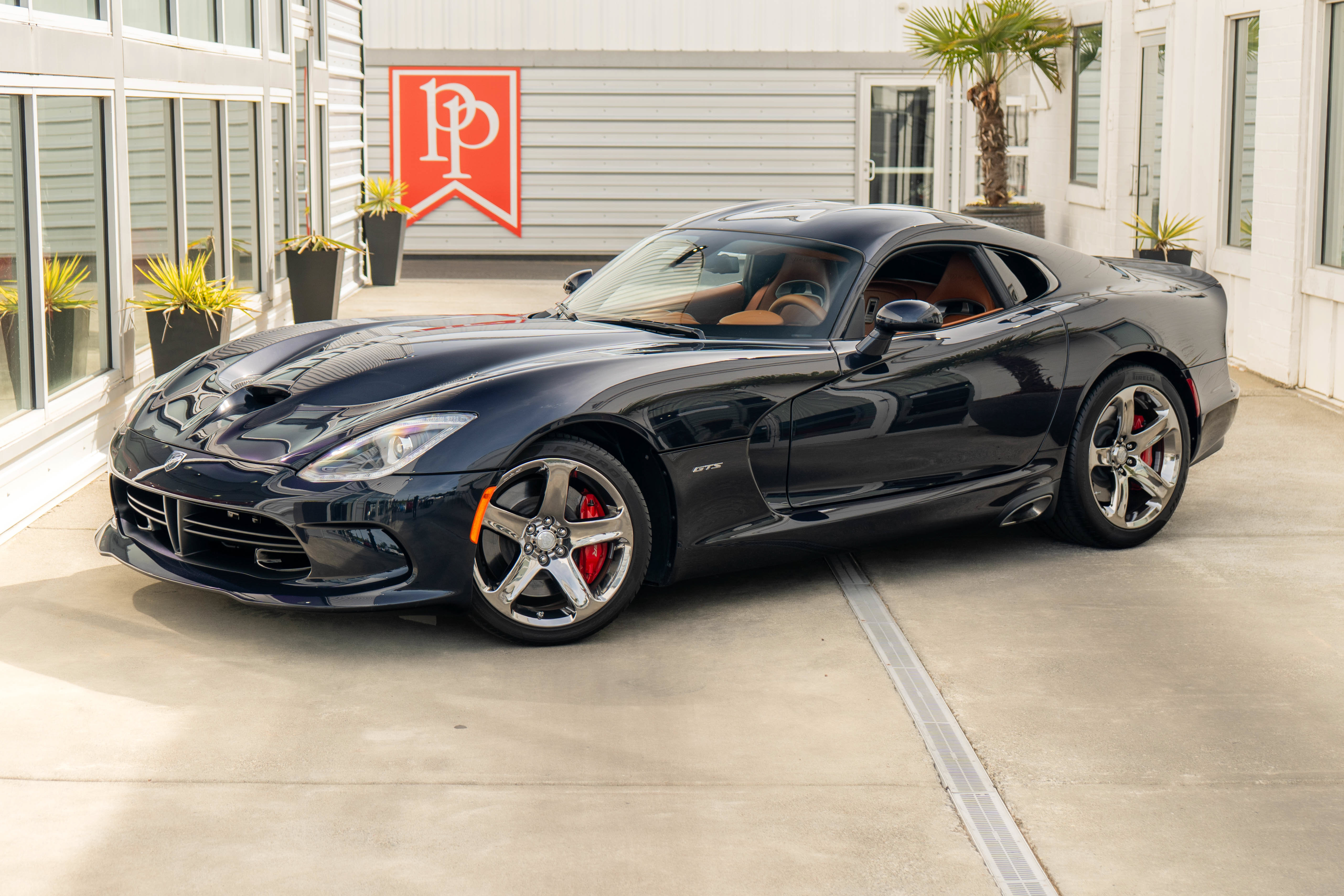 Used 2013 SRT Viper GTS w/ GTS Laguna Interior Pkg RWD image 2