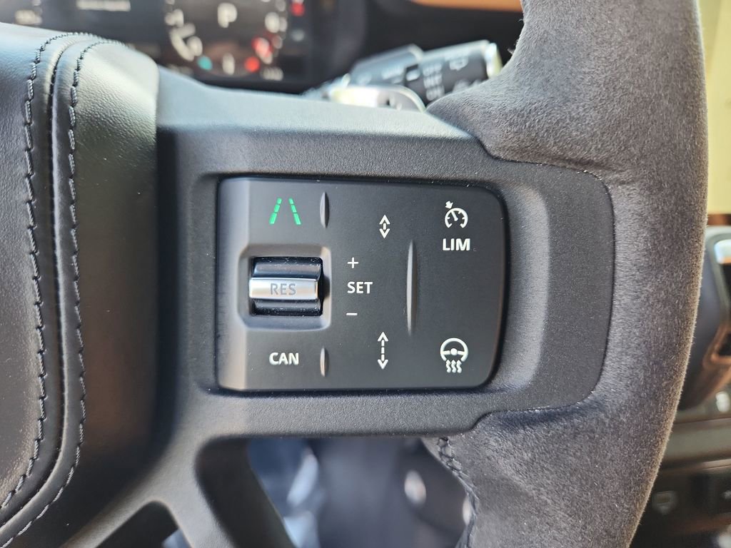 Used 2024 Land Rover Defender 110 V8 AWD/4WD image 18