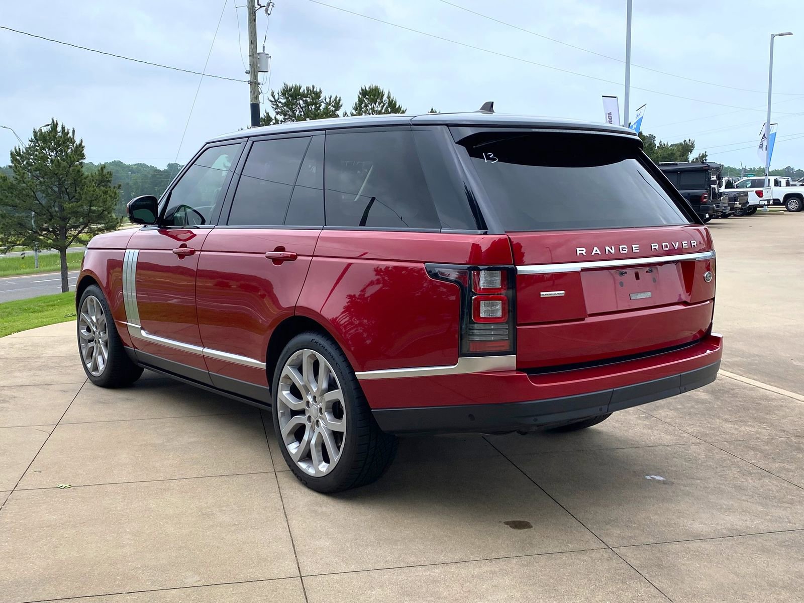 Used 2015 Land Rover Range Rover Supercharged AWD/4WD image 4