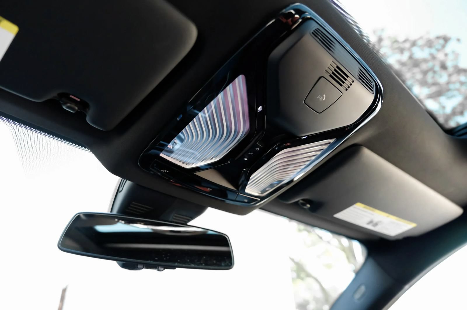 Used 2024 BMW 230i Coupe w/ Convenience Package RWD image 34