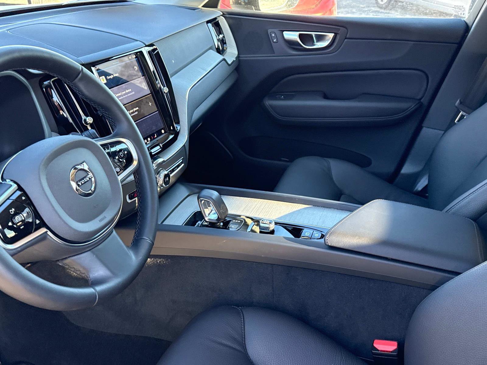 Certified 2025 Volvo XC60 B5 Plus image 19