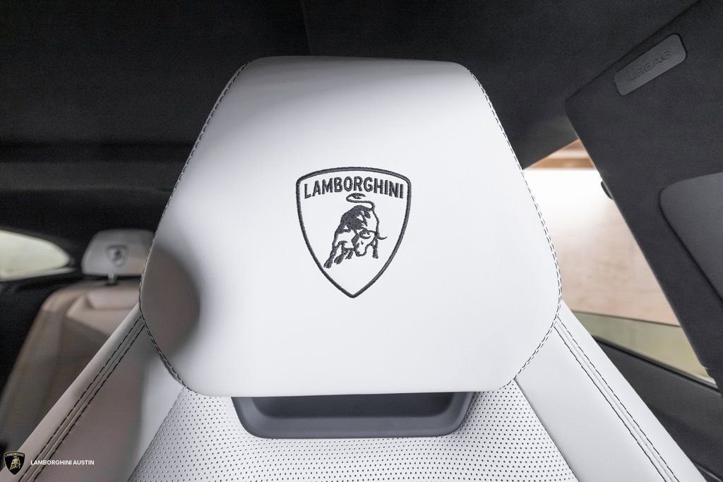 New 2025 Lamborghini Urus SE AWD/4WD image 32