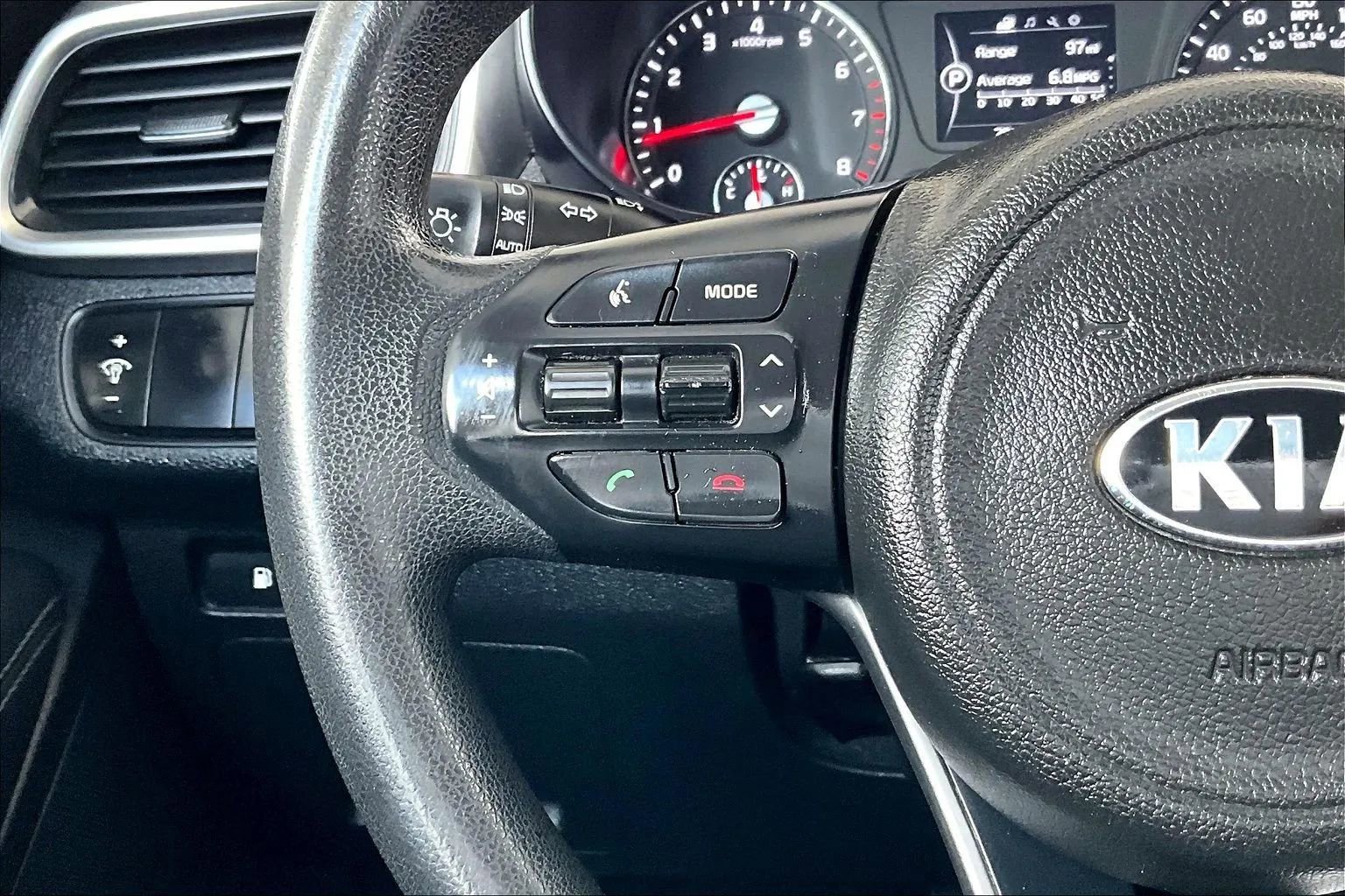 Used 2017 Kia Sorento LX image 10