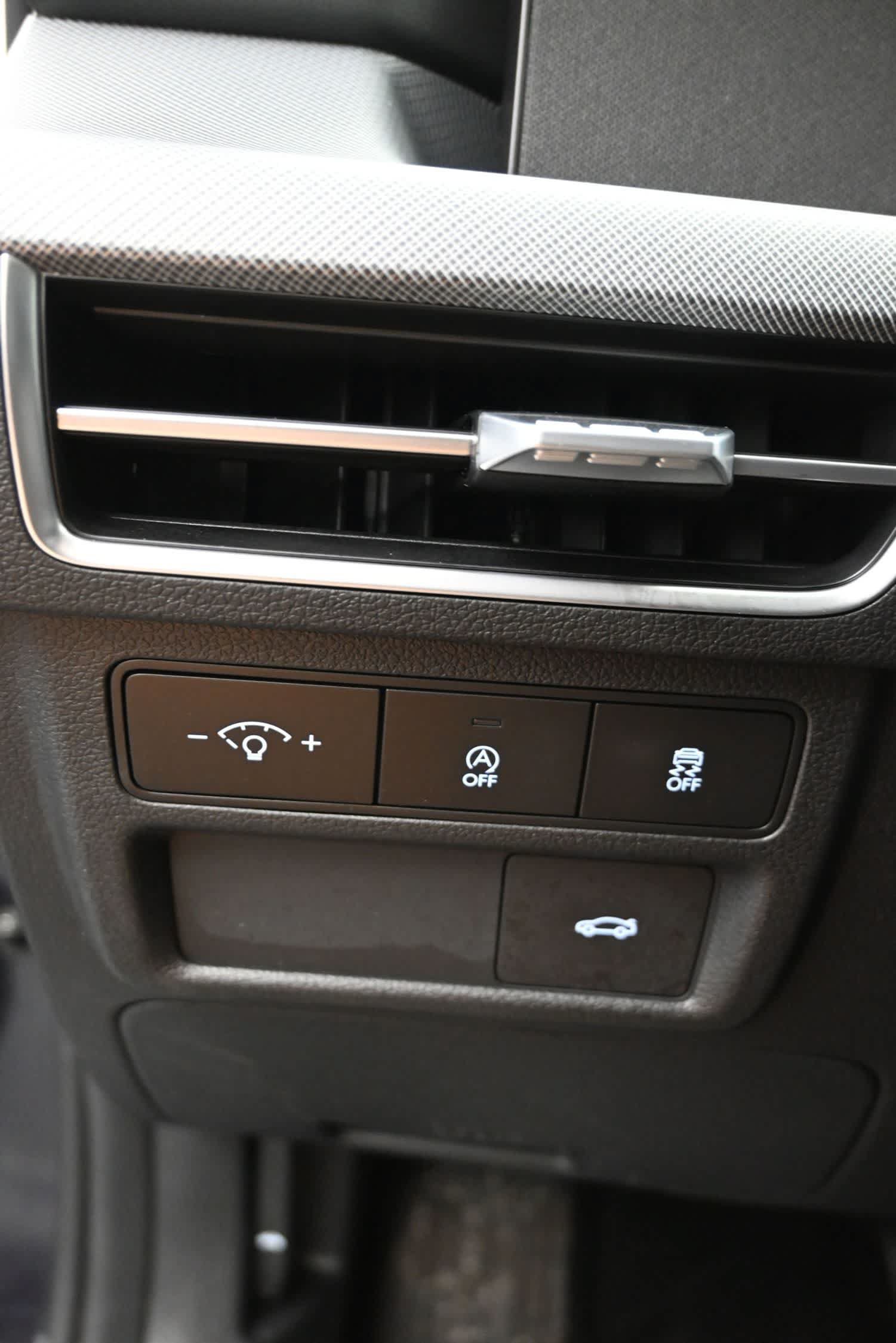 Used 2025 Hyundai Sonata SE FWD image 22