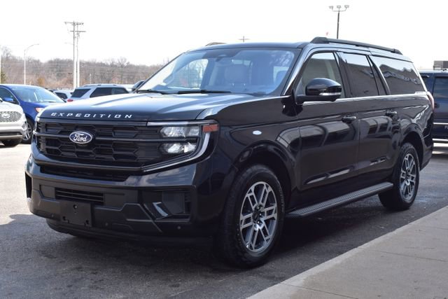 Used 2025 Ford Expedition Max Active AWD/4WD image 17