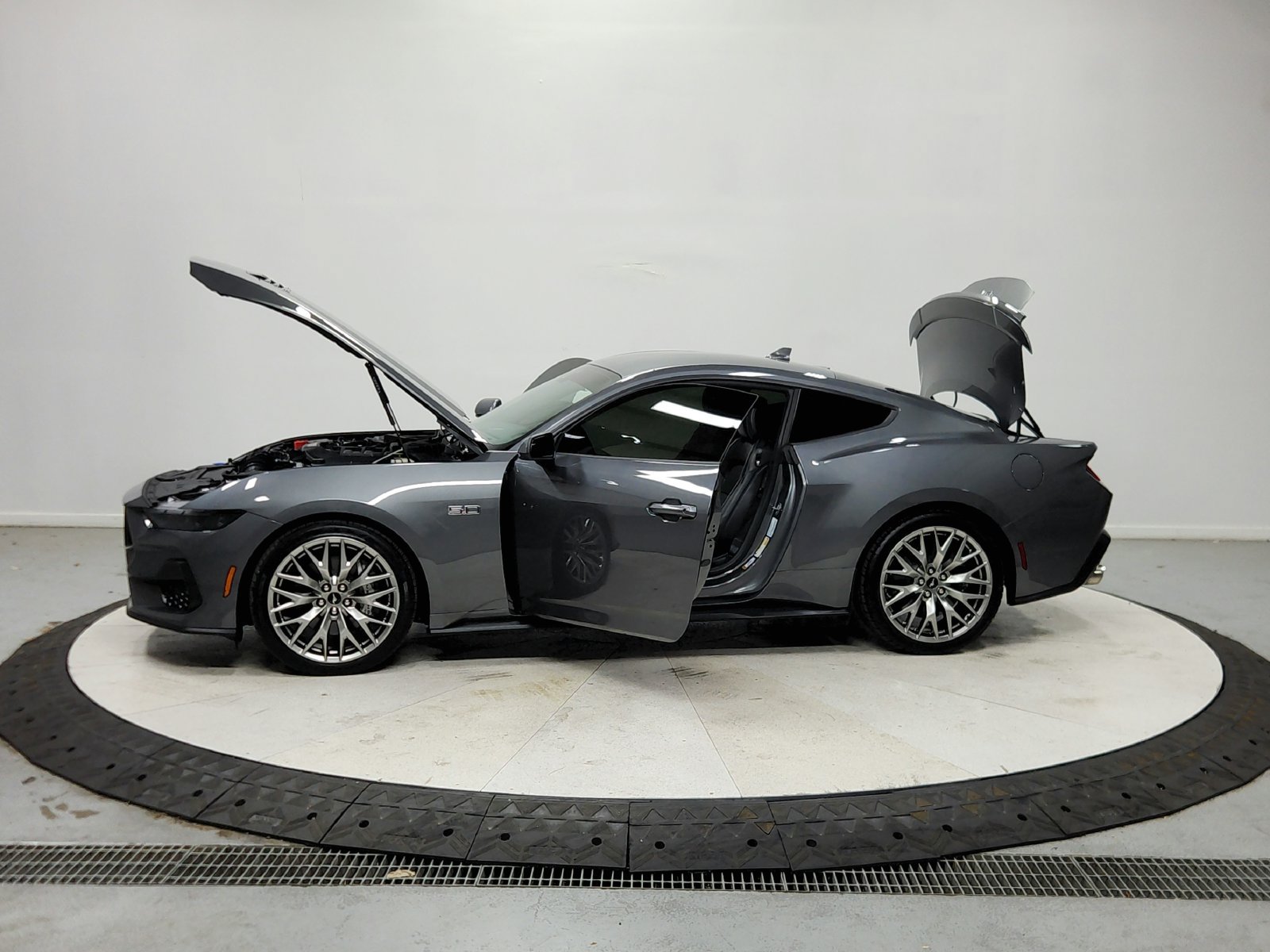 Used 2025 Ford Mustang GT Premium RWD image 13