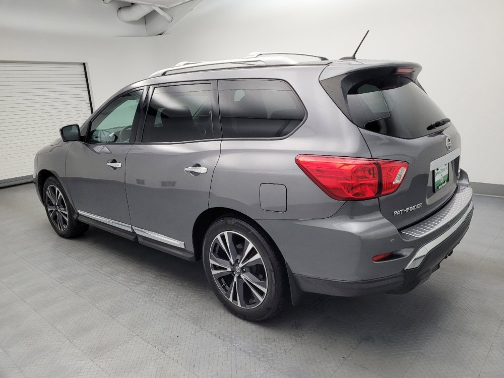 Used 2017 Nissan Pathfinder Platinum w/ Family Entertainment Package AWD/4WD image 3