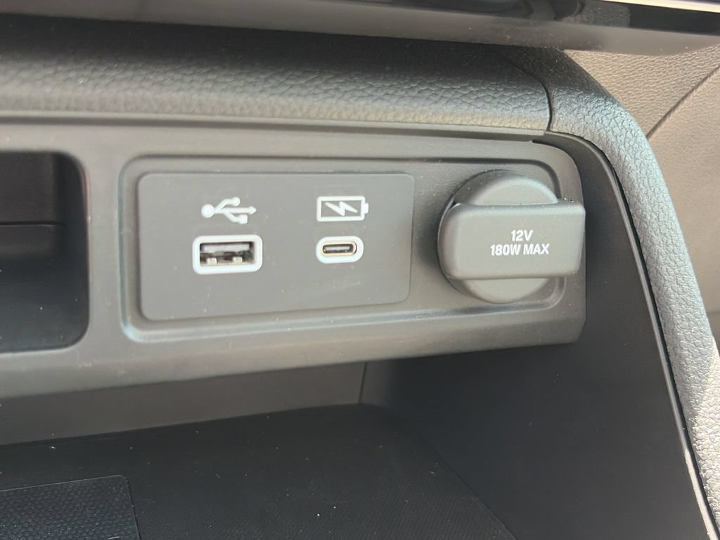 Certified 2025 Honda Pilot Touring image 24