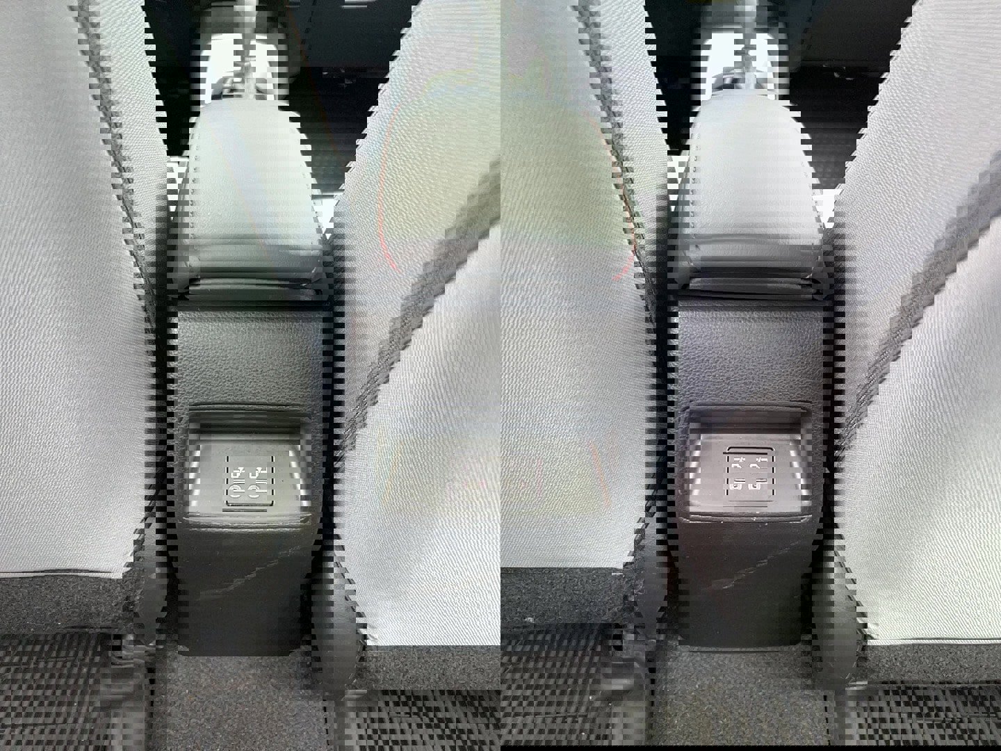 Used 2024 Toyota Corolla SE image 25