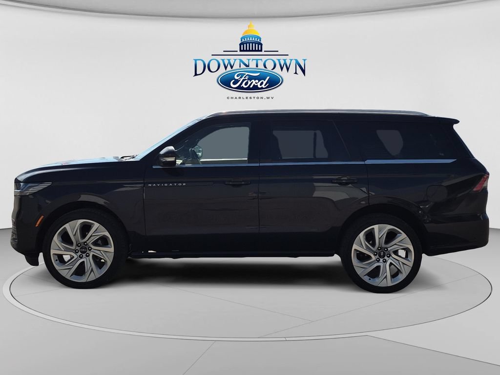 Used 2025 Lincoln Navigator Black Label AWD/4WD image 6