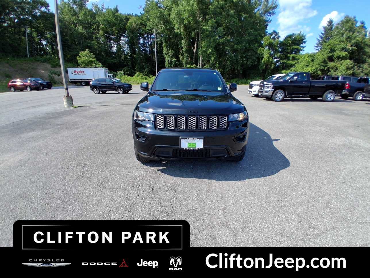 Used 2021 Jeep Grand Cherokee Laredo X AWD/4WD image 2