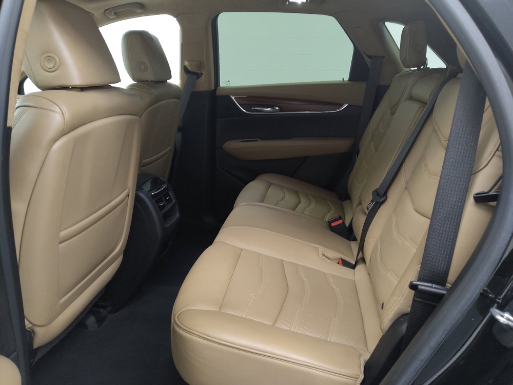 Used 2017 Cadillac XT5 Platinum w/ Driver Assist Package image 18