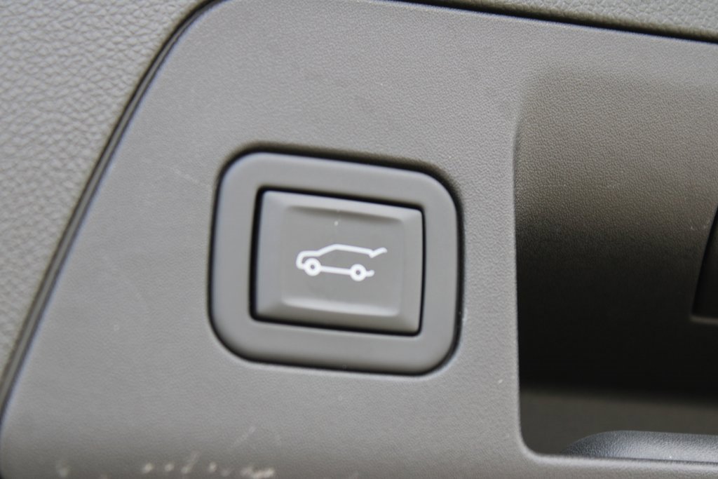 Used 2023 Buick Envision Essence image 28