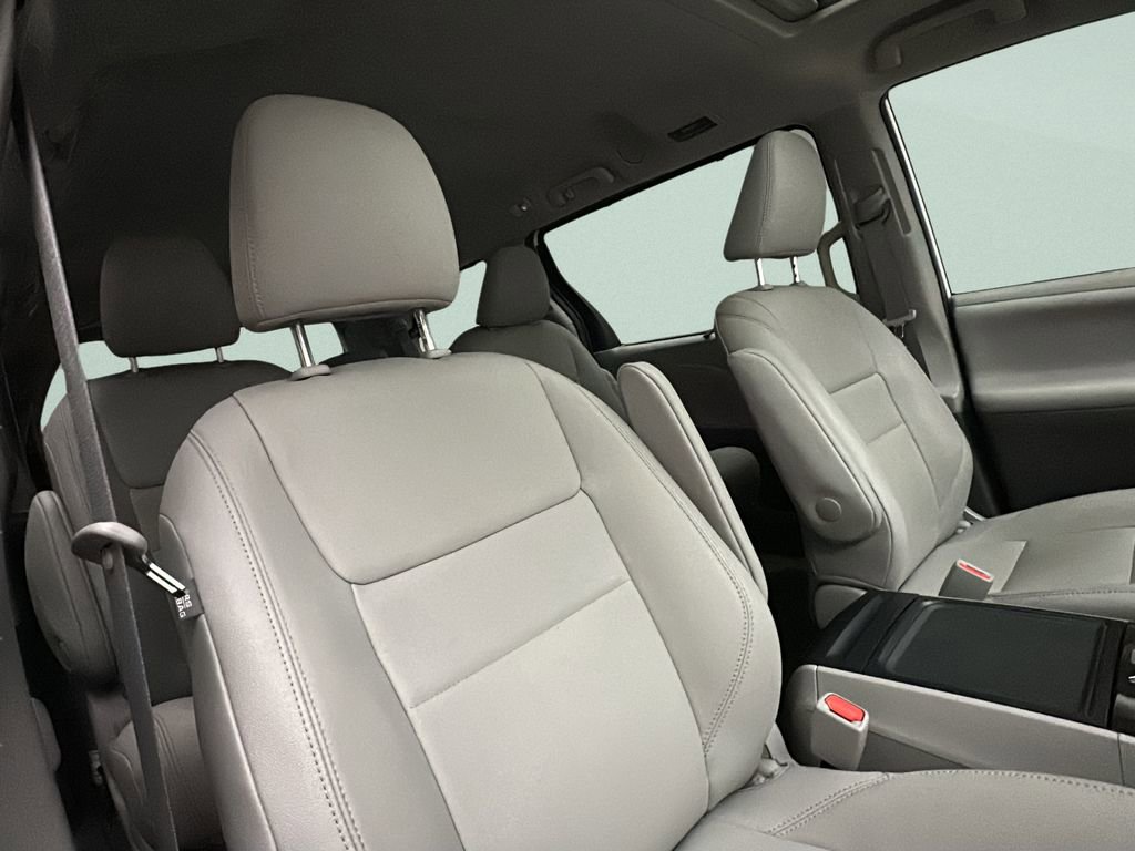 Used 2020 Toyota Sienna XLE w/ XLE Navigation Package AWD/4WD image 20