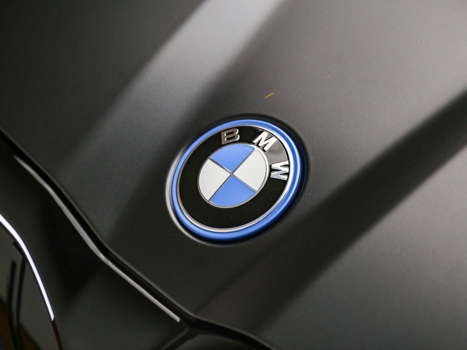 New 2027 BMW 550e xDrive AWD/4WD image 9