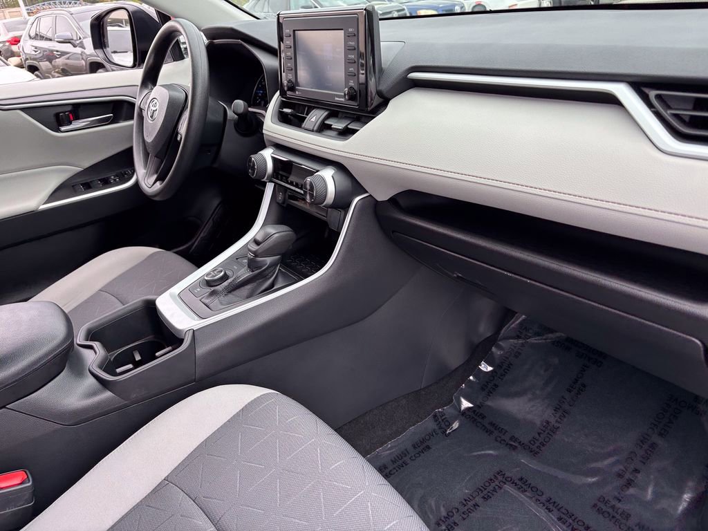 Certified 2022 Toyota RAV4 XLE w/ Convenience Package image 39