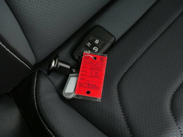Used 2025 Volkswagen Jetta SEL FWD image 11
