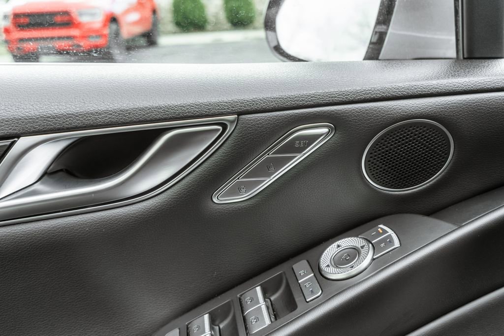 Used 2023 Genesis G80 2.5T image 14