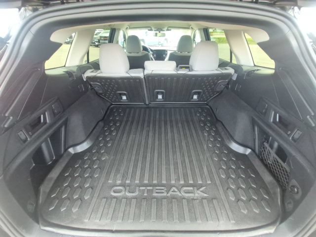 Used 2023 Subaru Outback Premium AWD/4WD image 16