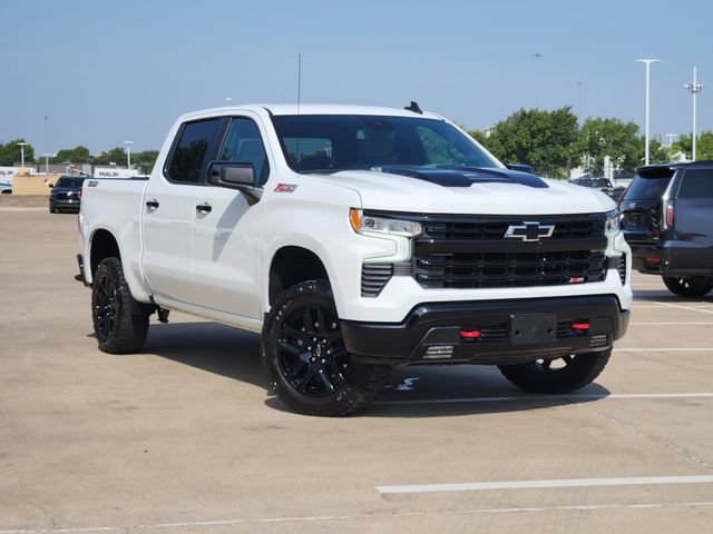 Used 2023 Chevrolet Silverado 1500 LT Trail Boss w/ Convenience Package II AWD/4WD image 2