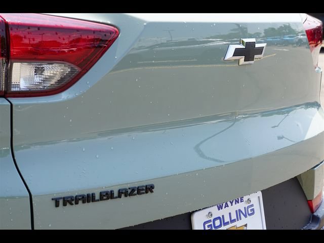 New 2026 Chevrolet TrailBlazer LT w/ Midnight Edition FWD image 24