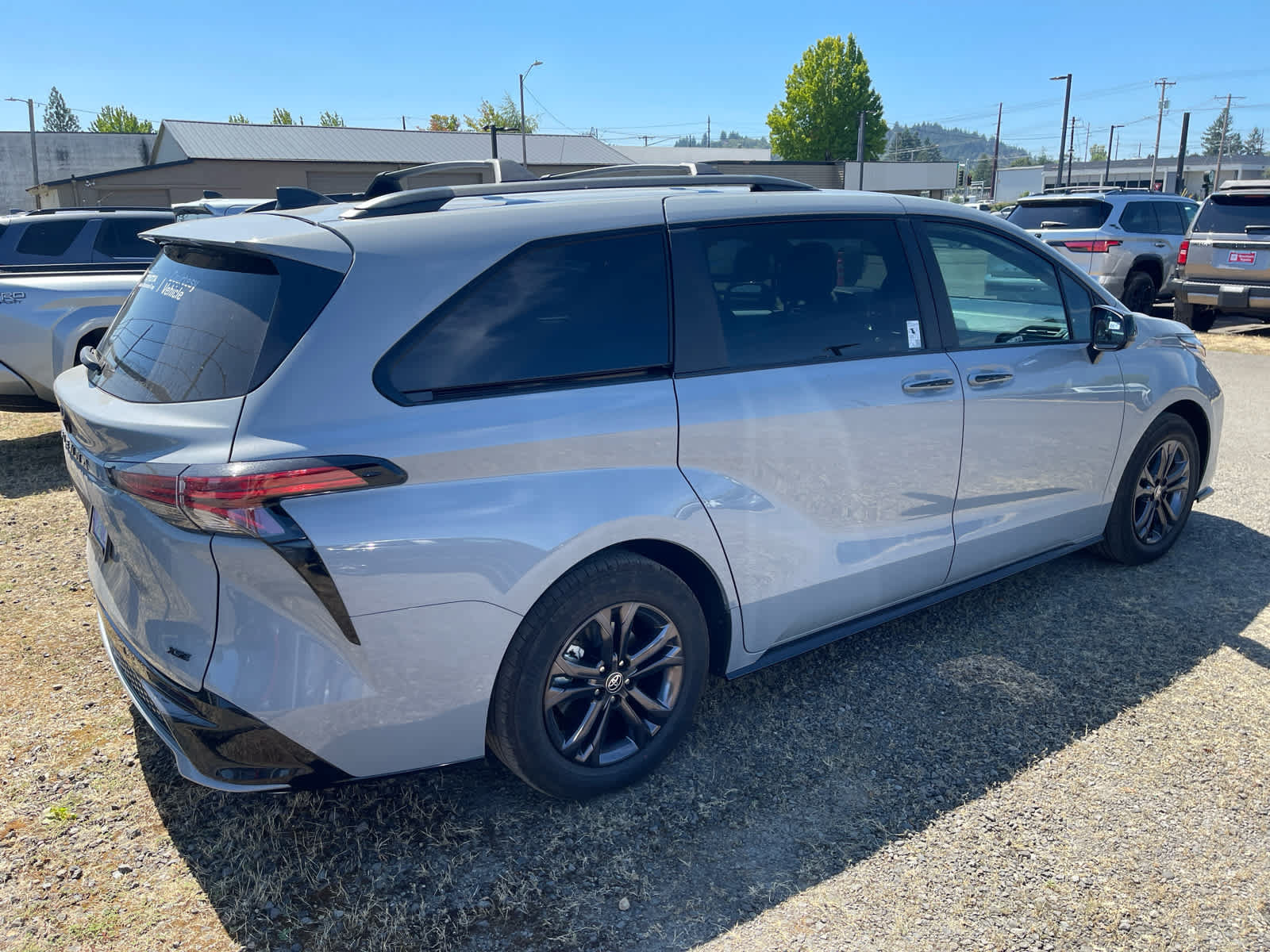 Used 2026 Toyota Sienna XSE AWD/4WD image 4