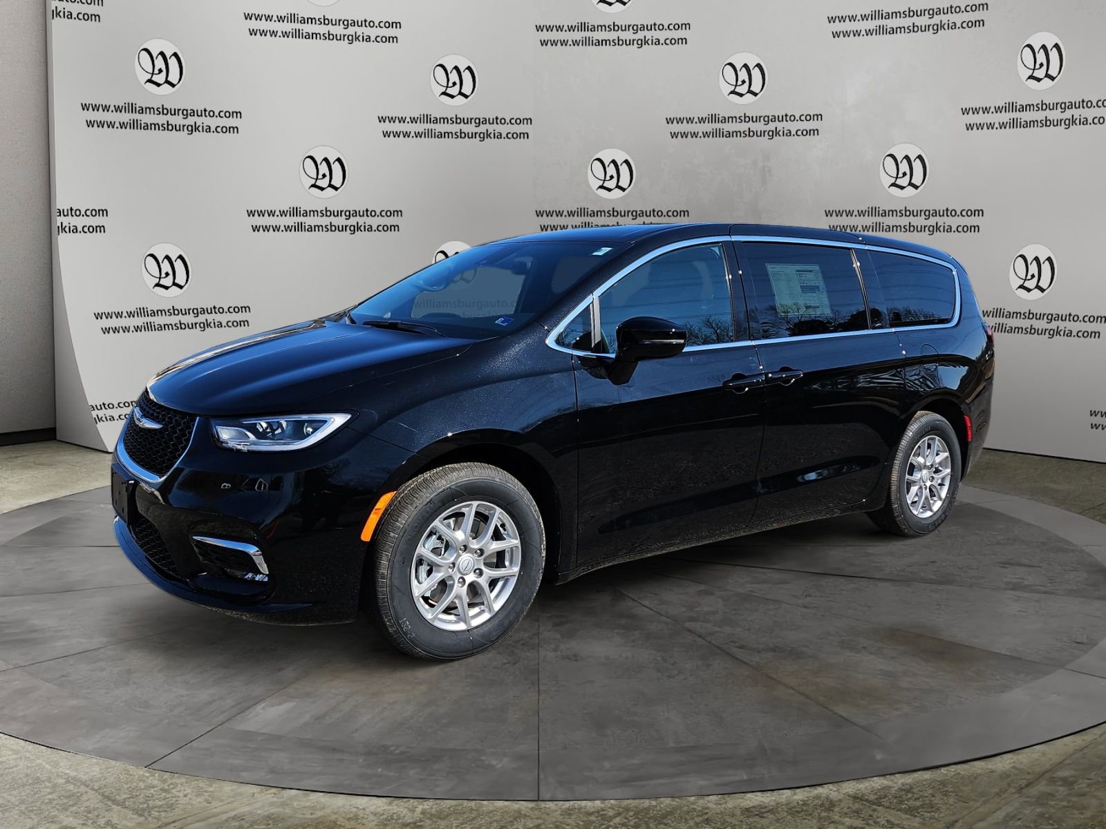 New 2026 Chrysler Pacifica Select image 1