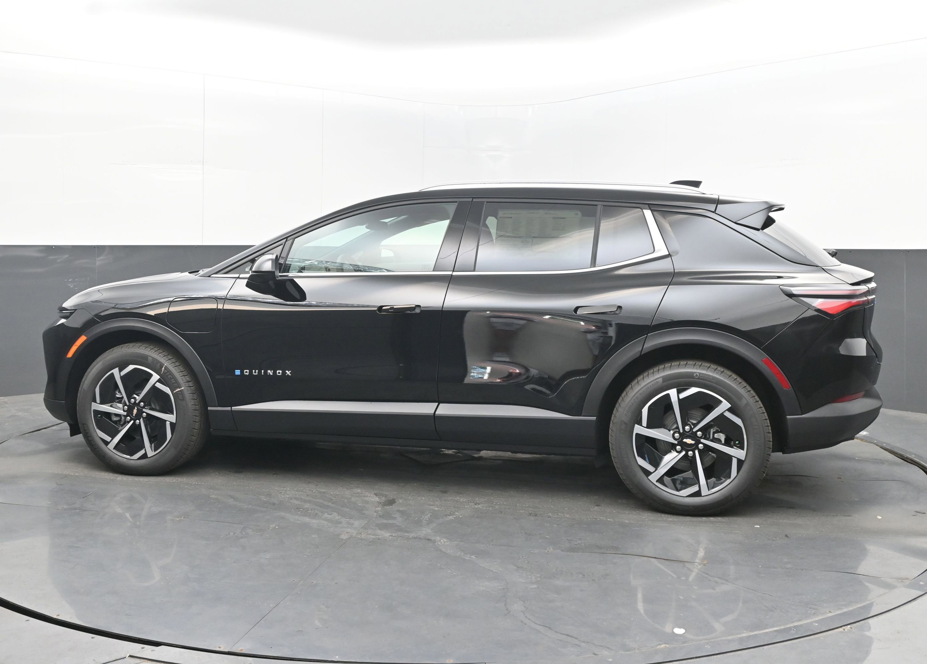 New 2026 Chevrolet Equinox EV LT image 7