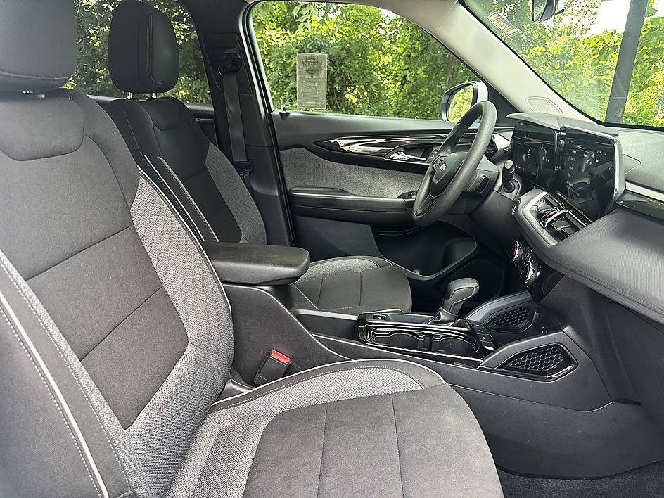 Used 2025 Chevrolet TrailBlazer LT FWD image 10
