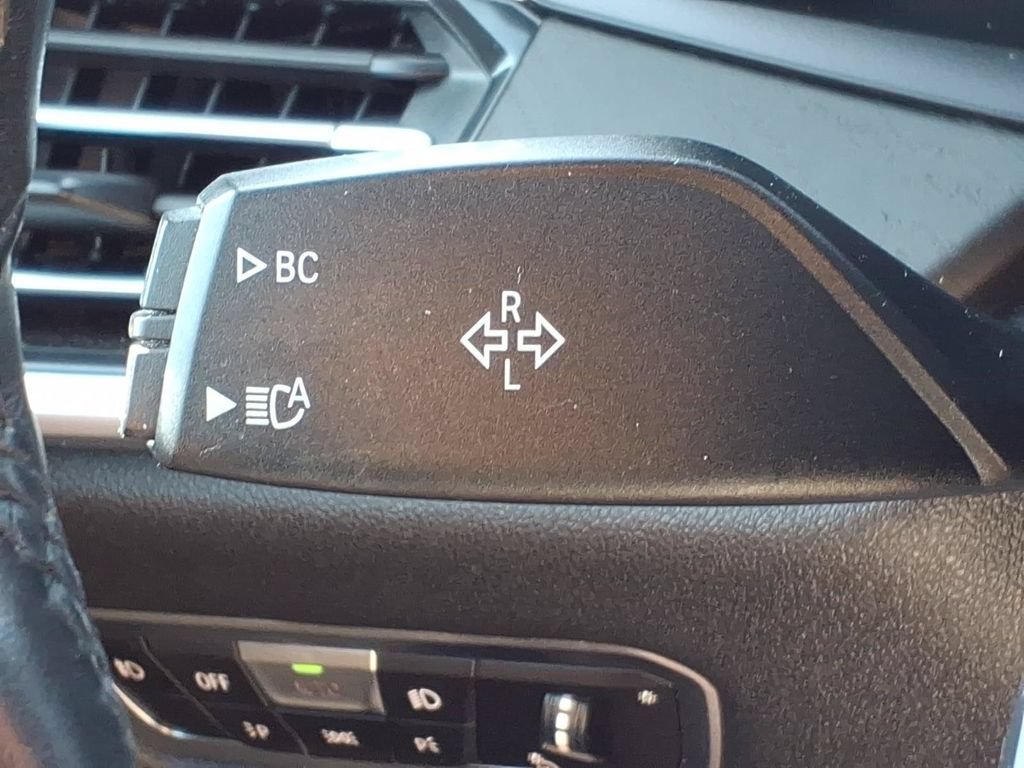 Used 2021 BMW X7 M50i AWD/4WD image 25